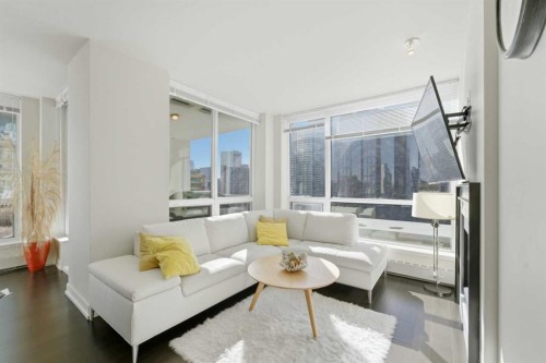 825-222 Riverfront Avenue Sw, Calgary, AB - Indoor Photo Showing Living Room