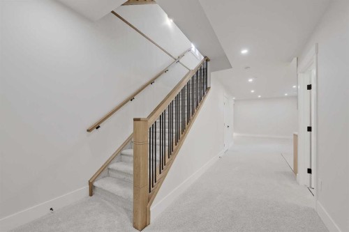 1007 18 Avenue Nw, Calgary, AB - Indoor Photo Showing Other Room