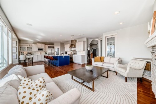 268 Springbluff Bay Sw, Calgary, AB - Indoor Photo Showing Living Room