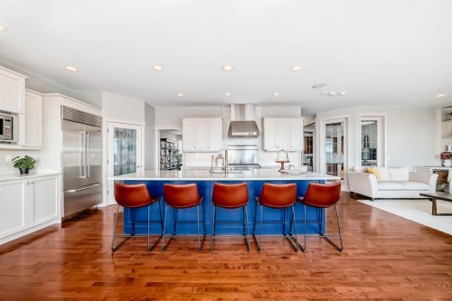 268 Springbluff Bay Sw, Calgary, AB - Indoor Photo Showing Other Room