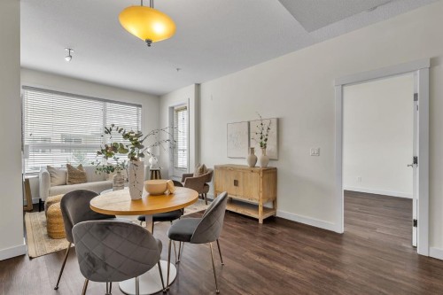 409-1000 Centre Avenue Ne, Calgary, AB - Indoor Photo Showing Dining Room