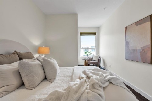 409-1000 Centre Avenue Ne, Calgary, AB - Indoor Photo Showing Bedroom
