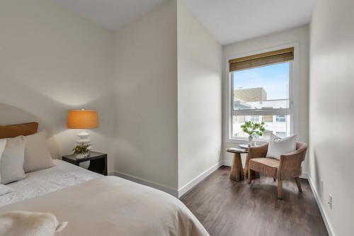 409-1000 Centre Avenue Ne, Calgary, AB - Indoor Photo Showing Bedroom