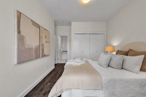 409-1000 Centre Avenue Ne, Calgary, AB - Indoor Photo Showing Bedroom