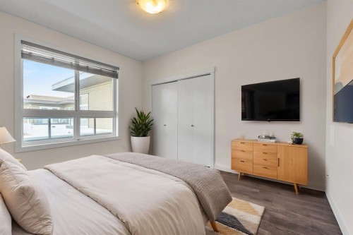 409-1000 Centre Avenue Ne, Calgary, AB - Indoor Photo Showing Bedroom