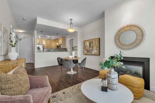 409-1000 Centre Avenue Ne, Calgary, AB - Indoor Photo Showing Other Room
