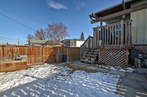 80 Queen Alexandra Close Se, Calgary, AB - Outdoor
