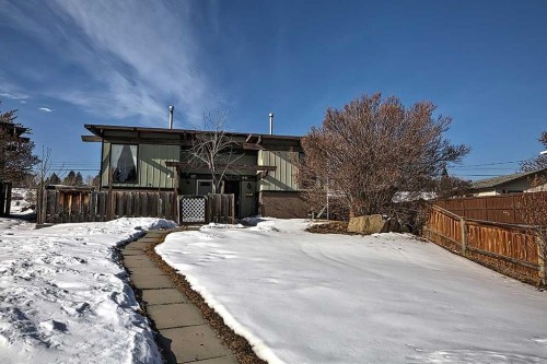 80 Queen Alexandra Close Se, Calgary, AB - Outdoor