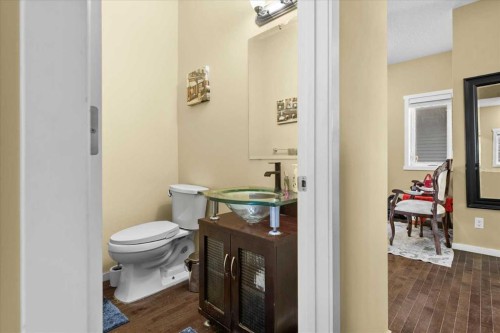 15 Sage Berry Road Nw, Calgary, AB - Indoor Photo Showing Bathroom