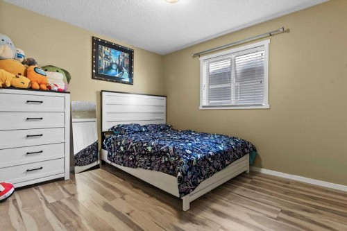 15 Sage Berry Road Nw, Calgary, AB - Indoor Photo Showing Bedroom