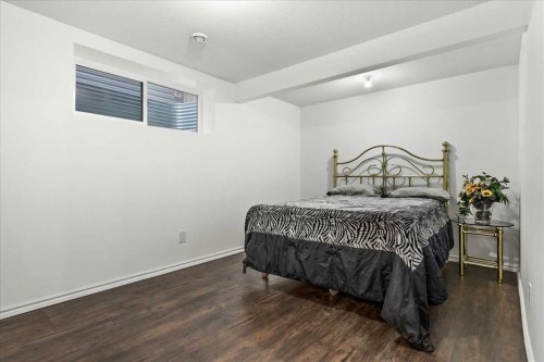 15 Sage Berry Road Nw, Calgary, AB - Indoor Photo Showing Bedroom
