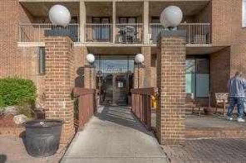 711-4944 Dalton Drive NW Calgary, AB T3A 2E6