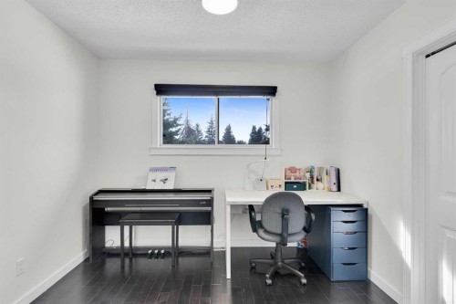 4224 Worcester Drive Sw, Calgary, AB - Indoor Photo Showing Office