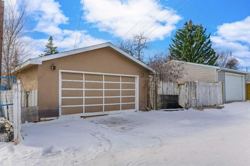 4224 Worcester Drive Sw, Calgary, AB - Outdoor With Exterior