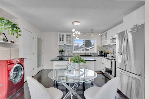 4224 Worcester Drive Sw, Calgary, AB - Indoor Photo Showing Dining Room