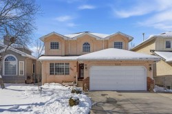 5221 Coral Shores Drive NE Calgary, AB T3J 3J7