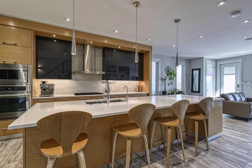 2418 24A Street Sw, Calgary, AB - Indoor Photo Showing Kitchen With Upgraded Kitchen