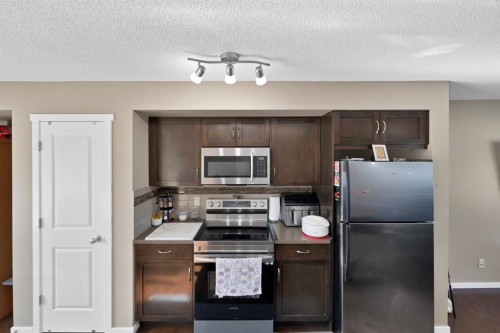 108 Panamount Way Nw, Calgary, AB - Indoor Photo Showing Kitchen