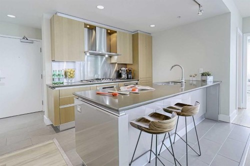 705-433 11 Avenue Se, Calgary, AB - Indoor Photo Showing Kitchen