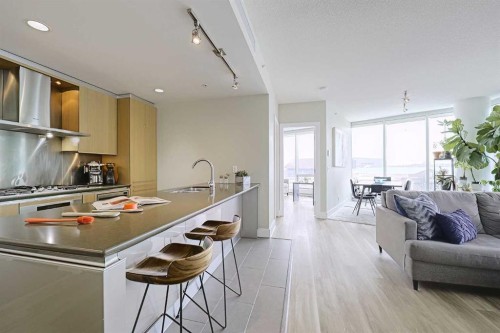 705-433 11 Avenue Se, Calgary, AB - Indoor Photo Showing Kitchen