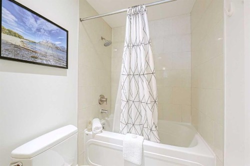 705-433 11 Avenue Se, Calgary, AB - Indoor Photo Showing Bathroom