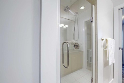 705-433 11 Avenue Se, Calgary, AB - Indoor Photo Showing Bathroom