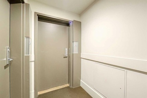 705-433 11 Avenue Se, Calgary, AB - Indoor Photo Showing Other Room
