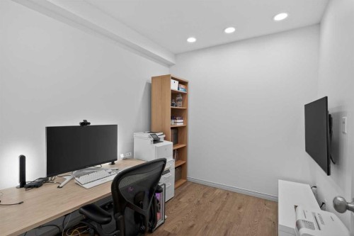 228 Mahogany Grove Se, Calgary, AB - Indoor Photo Showing Office