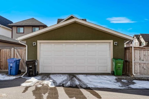228 Mahogany Grove Se, Calgary, AB - Outdoor