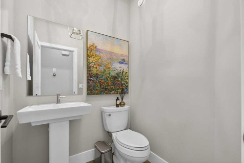 105 Westpoint Way Sw, Calgary, AB - Indoor Photo Showing Bathroom