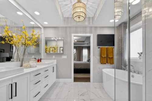 105 Westpoint Way Sw, Calgary, AB - Indoor Photo Showing Bathroom