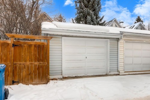 1749 7 Avenue Nw, Calgary, AB - Outdoor