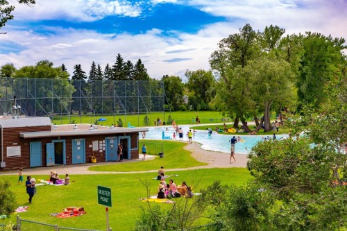 1749 7 Avenue Nw, Calgary, AB - Outdoor With In Ground Pool