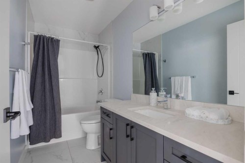 62 Legacy Glen Terrace Se, Calgary, AB - Indoor Photo Showing Bathroom
