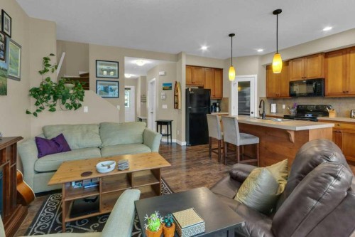 609-413 River Avenue, Cochrane, AB - Indoor Photo Showing Living Room