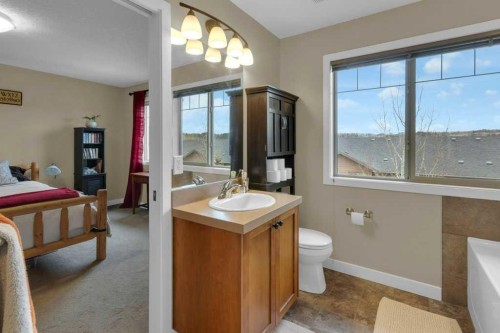 609-413 River Avenue, Cochrane, AB - Indoor Photo Showing Bathroom