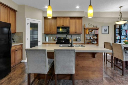 609-413 River Avenue, Cochrane, AB - Indoor