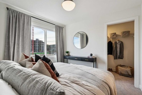 293 Dieppe Drive Sw, Calgary, AB - Indoor Photo Showing Bedroom
