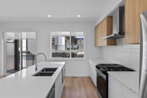 293 Dieppe Drive Sw, Calgary, AB - Indoor Photo Showing Kitchen With Double Sink With Upgraded Kitchen