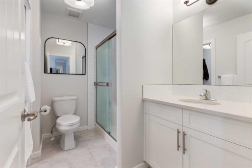 128 Heritage Heights, Cochrane, AB - Indoor Photo Showing Bathroom