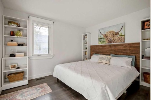 330 3 Avenue Se, High River, AB - Indoor Photo Showing Bedroom