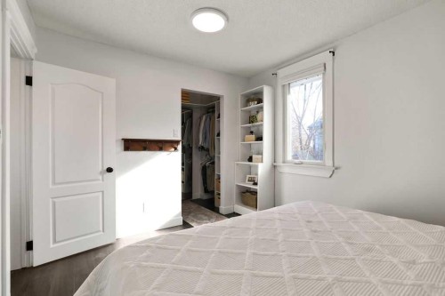 330 3 Avenue Se, High River, AB - Indoor Photo Showing Bedroom