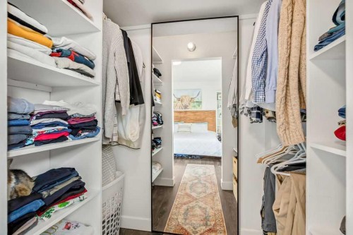 330 3 Avenue Se, High River, AB - Indoor With Storage