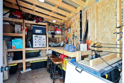 330 3 Avenue Se, High River, AB - Indoor