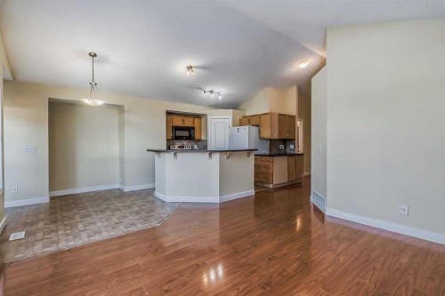 211 Saddlebrook Way Ne, Calgary, AB - Indoor Photo Showing Kitchen