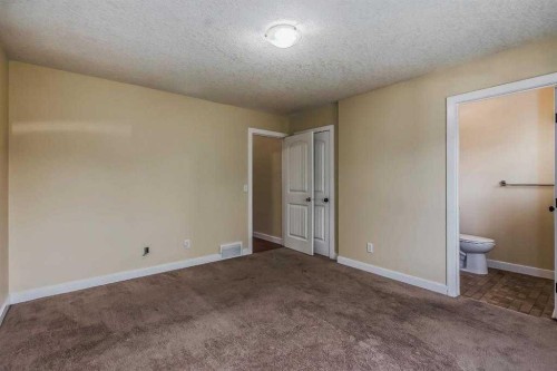 211 Saddlebrook Way Ne, Calgary, AB - Indoor Photo Showing Other Room