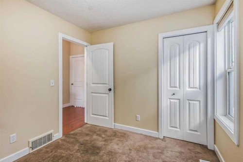 211 Saddlebrook Way Ne, Calgary, AB - Indoor Photo Showing Other Room