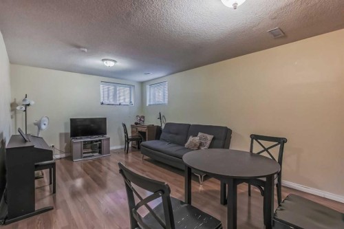 211 Saddlebrook Way Ne, Calgary, AB - Indoor Photo Showing Other Room