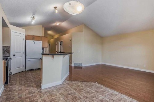 211 Saddlebrook Way Ne, Calgary, AB - Indoor Photo Showing Kitchen
