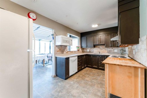 2018 Cottonwood Crescent Se, Calgary, AB - Indoor Photo Showing Kitchen